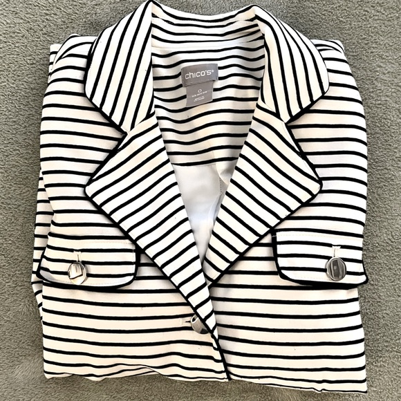 Chicos Blazer Jacket White Black Stripe Lined Knit Buttons Size 0 M - Picture 13 of 15